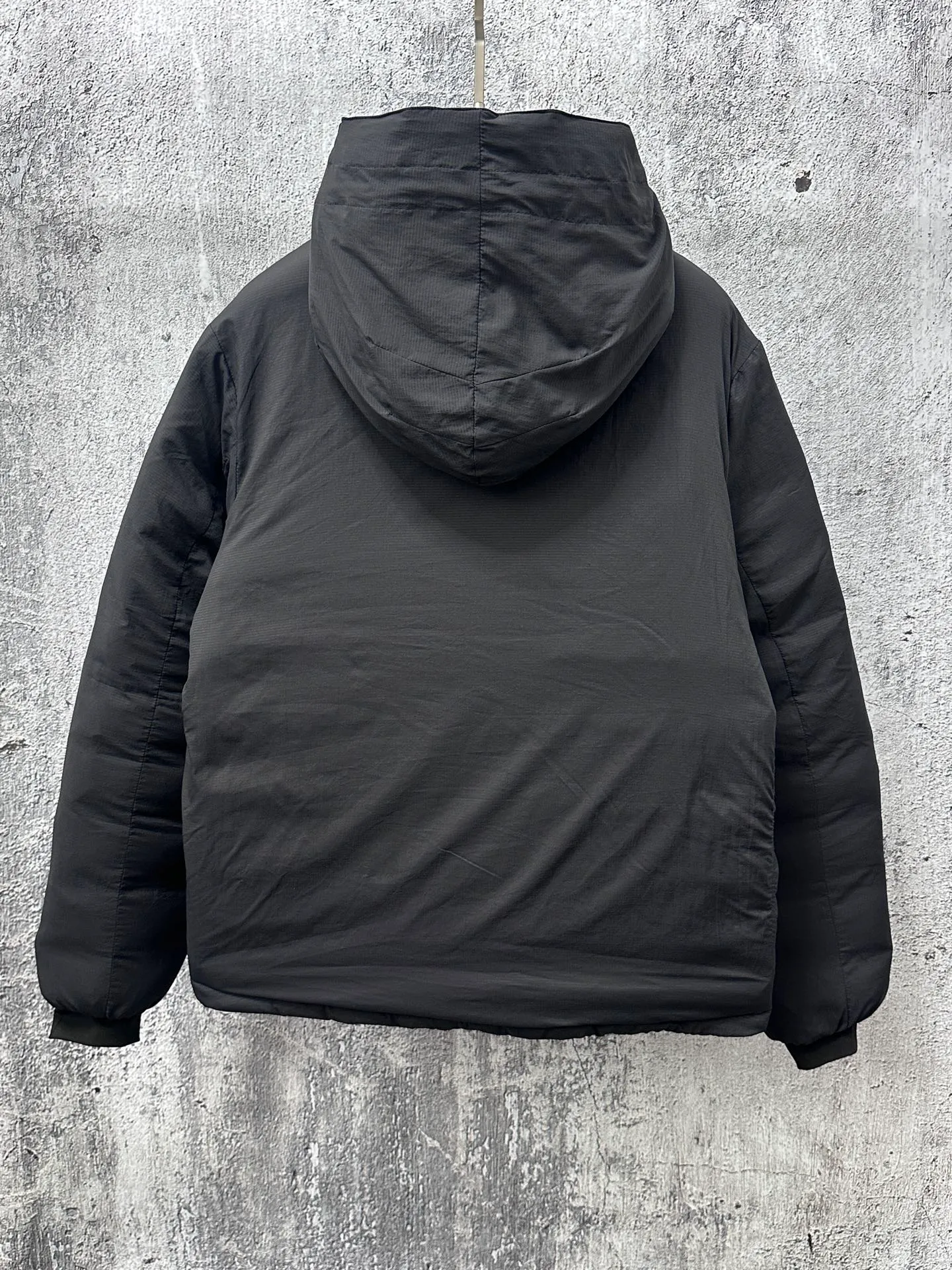 P840 [Canada Goose] Big Goose 5078 down jacket is different from the junk products in the market🗯️The same picture but different price means different versions ✅Don’t be fooled by the same copywriters and pirated picture gangs who mix and distribute high-luxury pictures at low prices. Once you receive it and compare the quality, you will know where the difference is. Don’t lie. Look for the terminal. I don’t guarantee that my products are the cheapest, but I definitely guarantee that they are worth every penny of your hard-earned money! Canada Goose down jacket top version, warm and cold-resistant, nice upper body effect, super lightweight, size: XS-XL